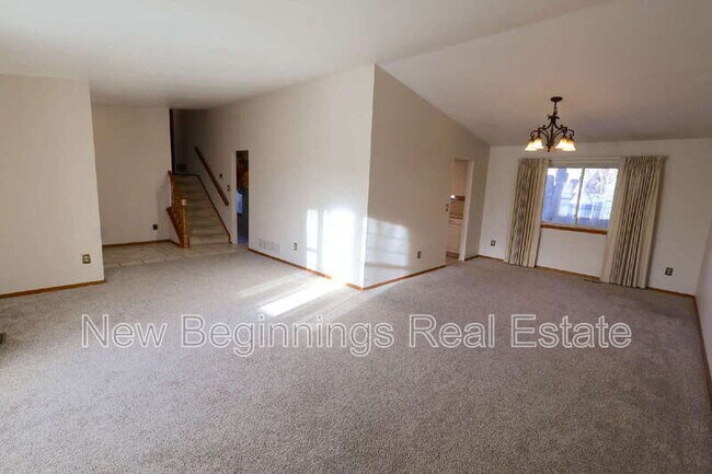 Building Photo - 2125 Sather Dr