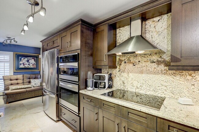 Building Photo - 4770 Brittany Dr S