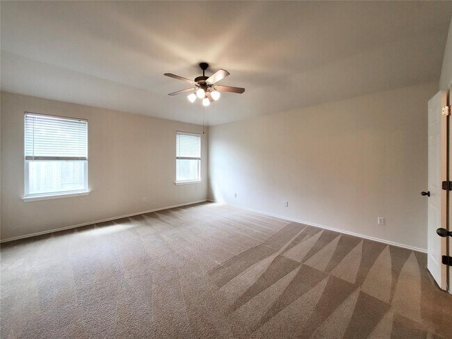 Building Photo - 15109 Fernhill Dr