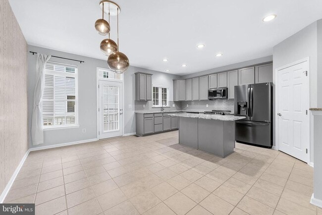 Building Photo - 7015 Trek Way