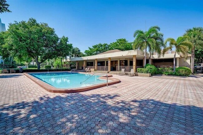 Building Photo - 1256 S Military Trail