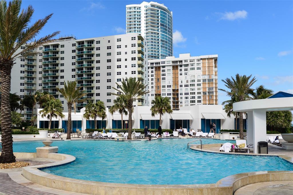 Building Photo - 3101 S Ocean Dr