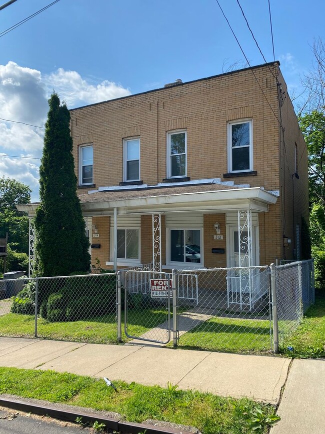 Building Photo - 312-314 Kathleen Street