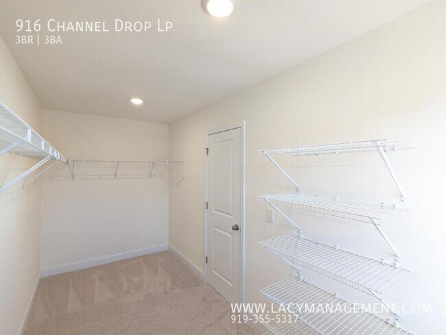 Building Photo - 916 Channel Drop Lp