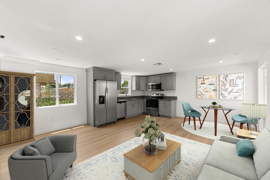 Building Photo - 1031 W 91st St