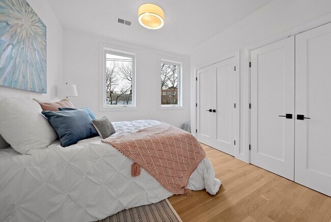 Building Photo - 1169 Adams St