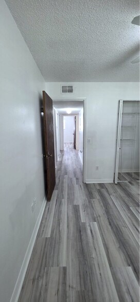 Building Photo - 758 W Rosewood Ln