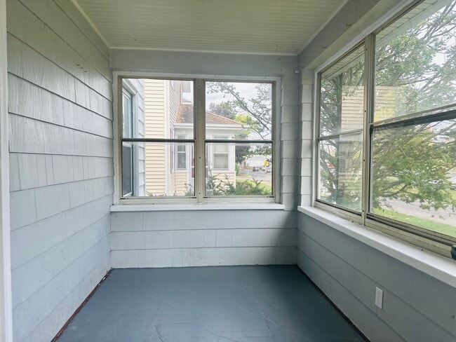 Building Photo - DREAM LOCATION !! LOOKS LIKE PRIVET ROAD !!!