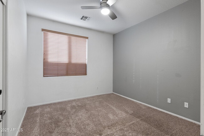 Building Photo - 474 W Seagull Dr