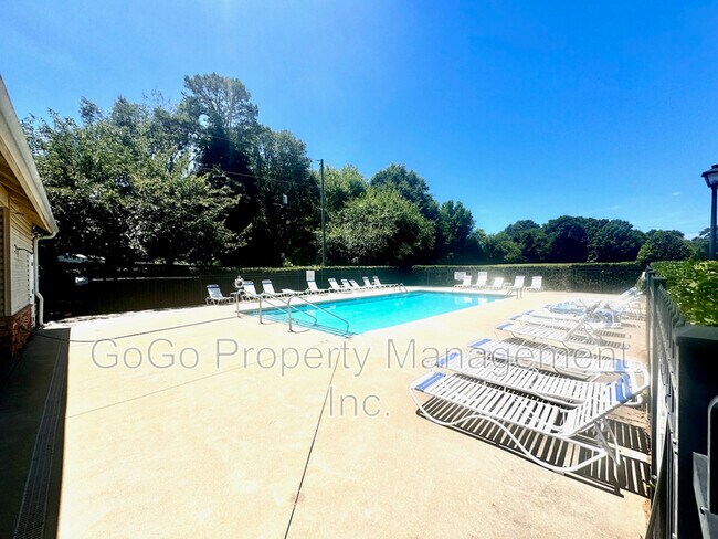 Building Photo - 103 Bumble Cir