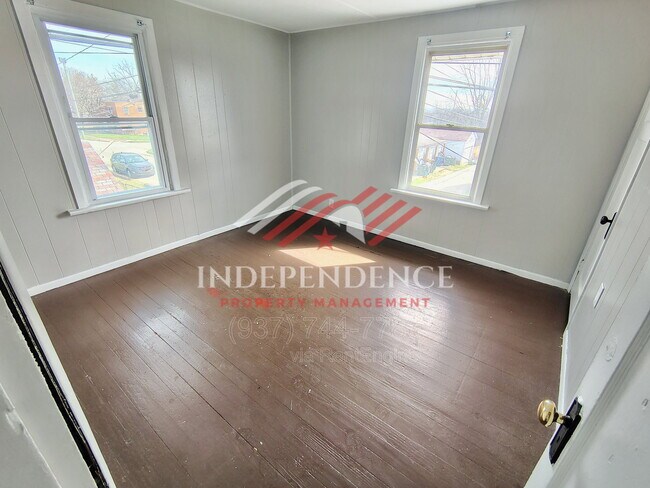 Building Photo - 515 Mertland Ave