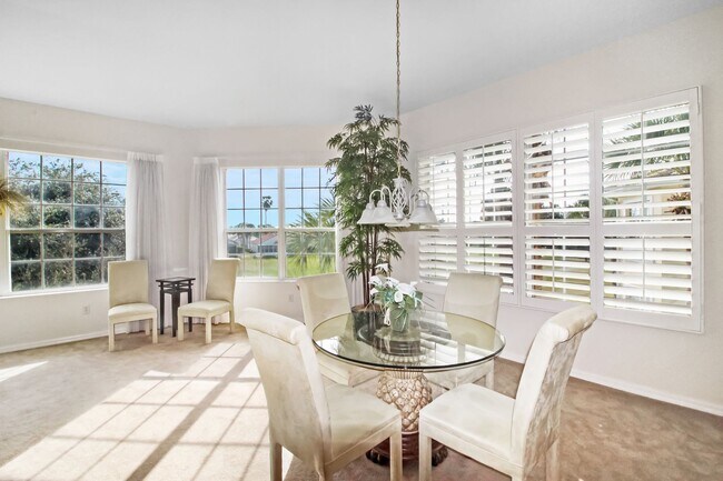 Building Photo - Triano Seasonal Condo for Rent