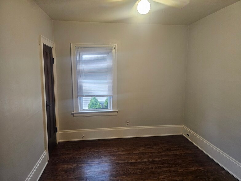 Building Photo - 3518 Schiller Ave