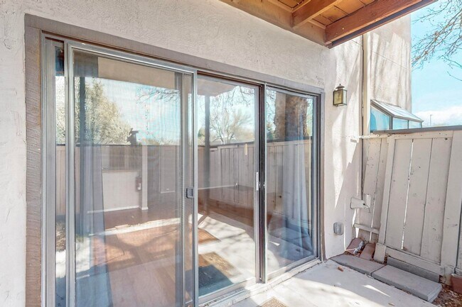 Building Photo - NE well located  Two Bedroom Condo.
