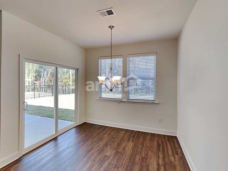 Building Photo - 216 Rivulet Dr