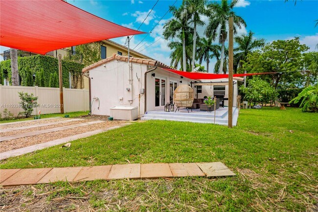 Building Photo - 1622 Mayo St