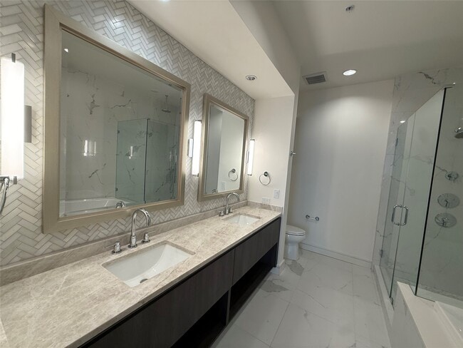 Building Photo - 2525 Turtle Creek Blvd