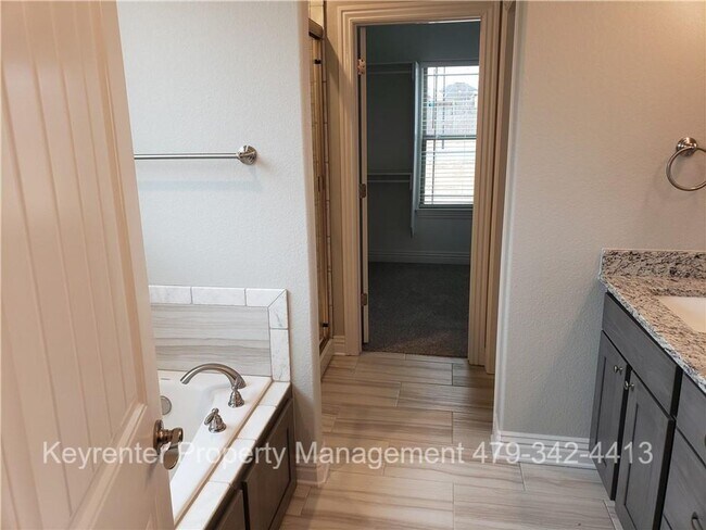 Building Photo - Spacious 4-Bedroom Home with Modern Upgrades & Fenced Yard