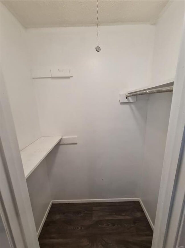 Building Photo - Washer/Dryer Included! No Carpet to worry ...