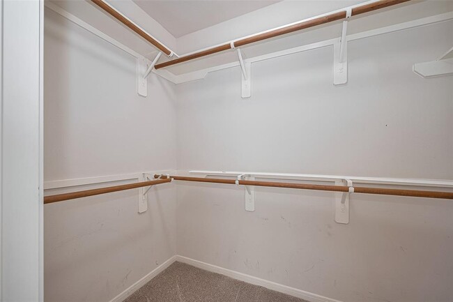 Building Photo - 21627 Cozy Hollow Ln