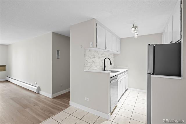Building Photo - 799 Dahlia St