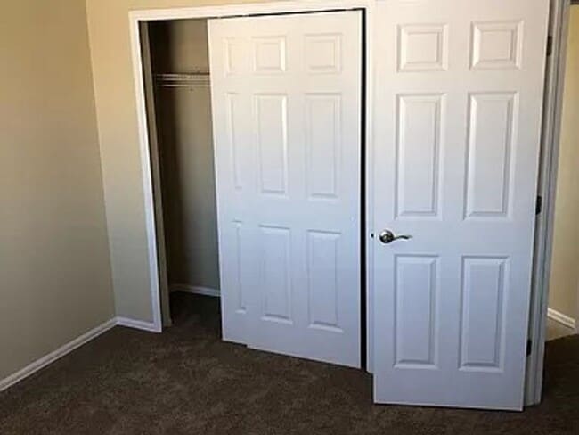 Building Photo - Amazing Home in Desirable District 20 – No...