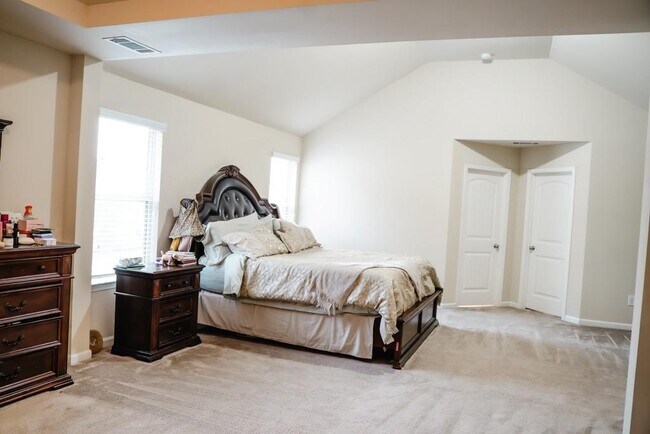 Building Photo - 3830 Kittery Point SW