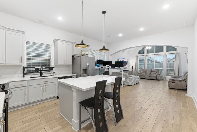 Building Photo - 10519 Cecilia Star Ln