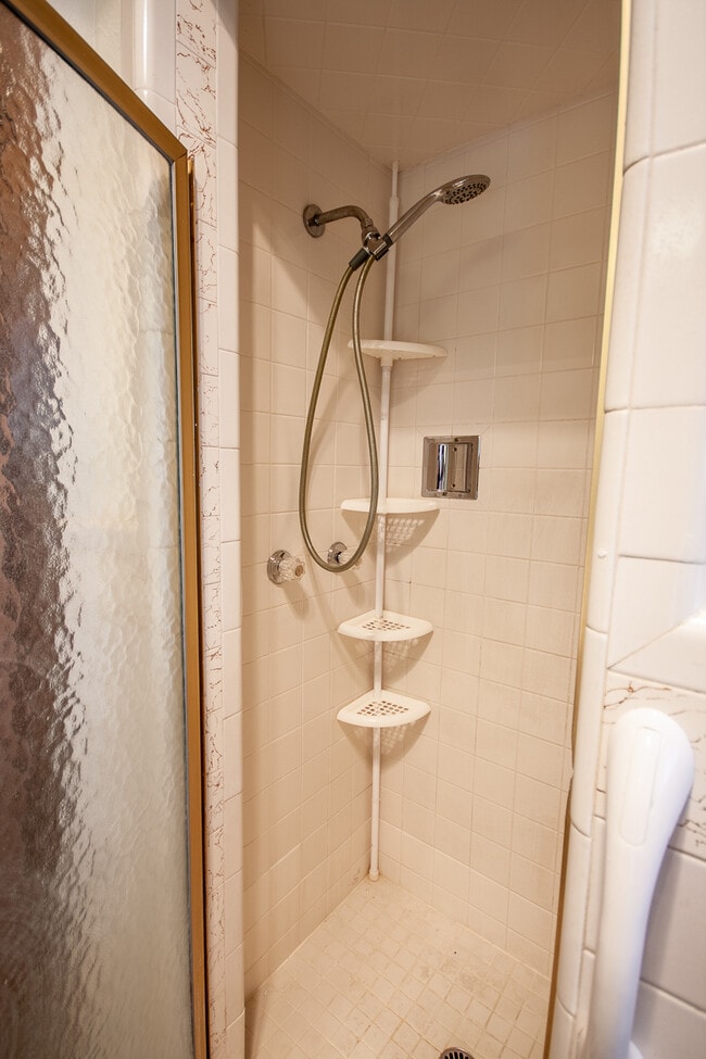 Building Photo - 1321 Piedmont Dr