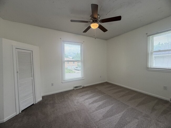 Building Photo - 1208 S Mayview Ave