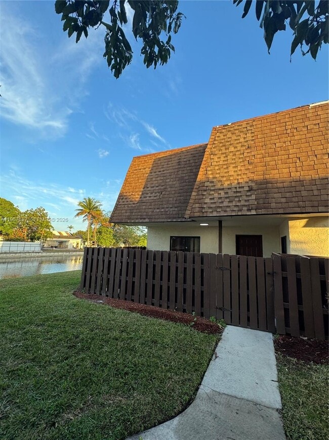 Building Photo - 129 San Remo Blvd