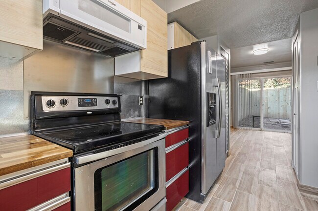 Building Photo - 602 Dylan Ct