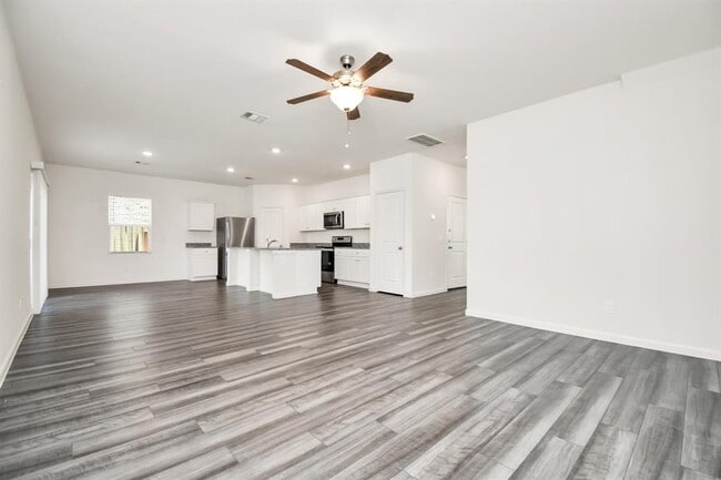 Building Photo - 7814 Hightree Dr