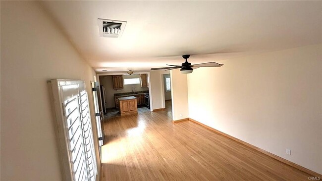 Building Photo - 1211 N Maple St