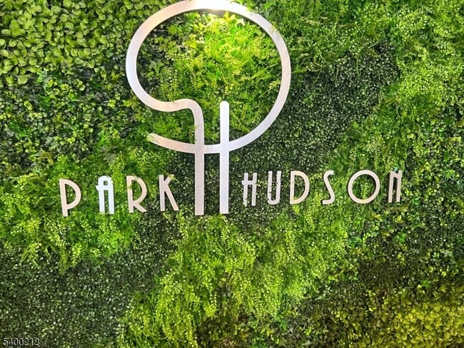 Building Photo - 9060 Palisade Ave