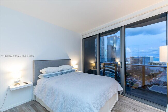 Building Photo - 801 S Miami Ave