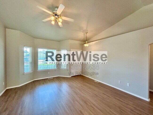 Building Photo - 14232 Carolina St