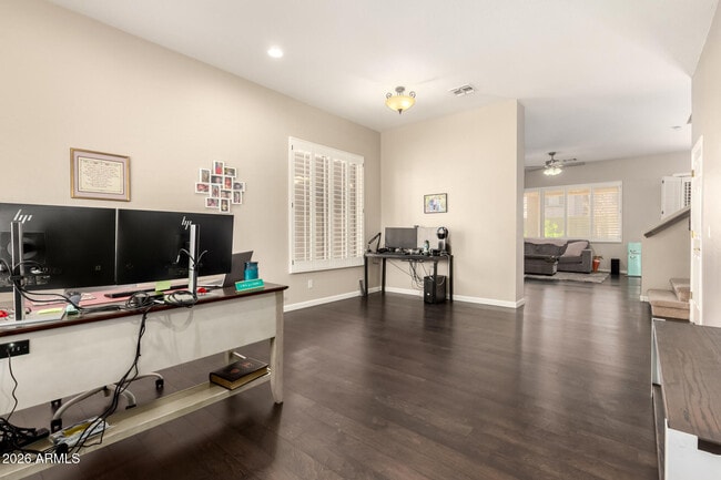 Building Photo - 2043 W Periwinkle Way