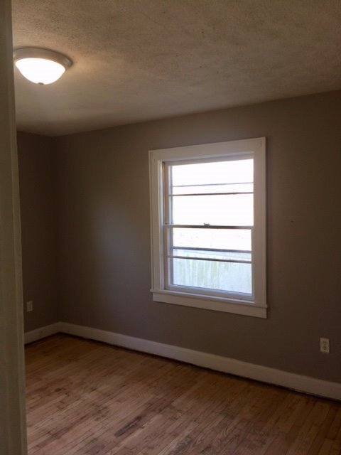 Building Photo - *605 MEADOWLAWN AV*-BG CITY SCHOOLS- $1595...