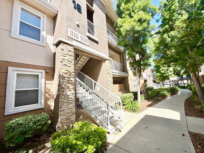Building Photo - Stylish 2 Bedroom 2 Bathroom 1 Car Garage with Resort Style Amenities in Prime Temecula Location