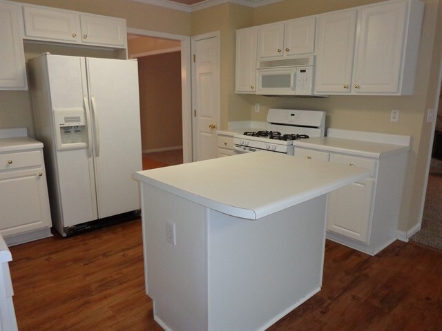 Building Photo - 2730 Nesbitt Crossing Way