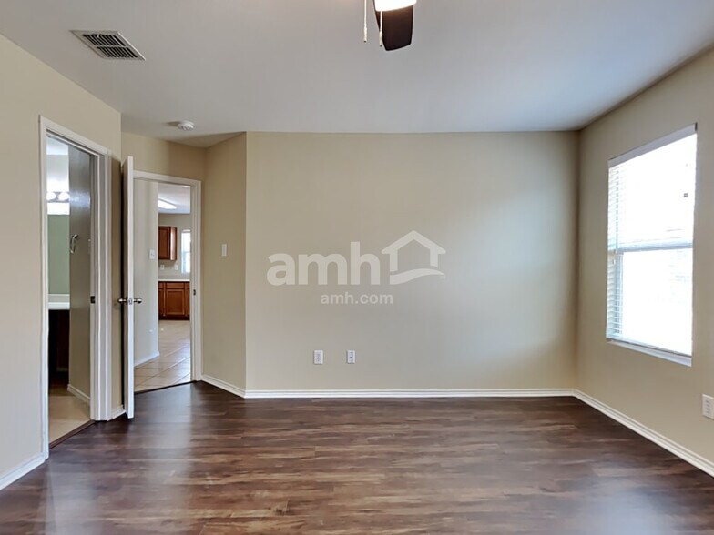 Building Photo - 1913 J Cheshier Rd