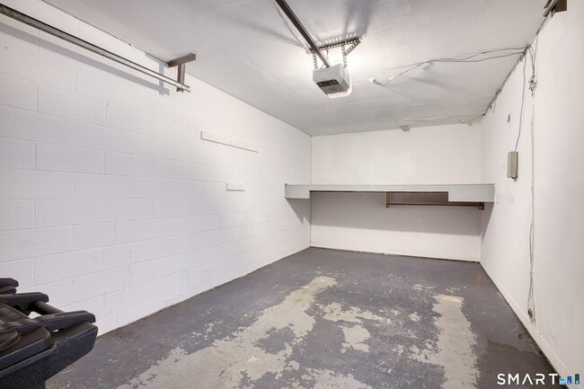 Building Photo - 9 Georgetowne N