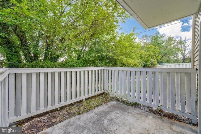 Building Photo - 12883 Cara Dr