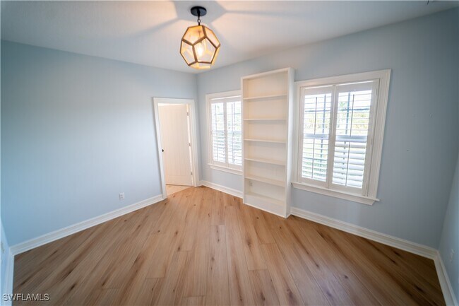 Building Photo - 7252 Lake Dr