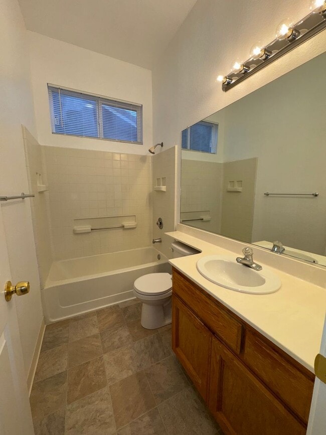 Building Photo - Ready For YOU!