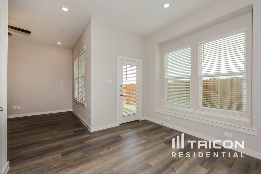 Building Photo - 105 Bedford Cir
