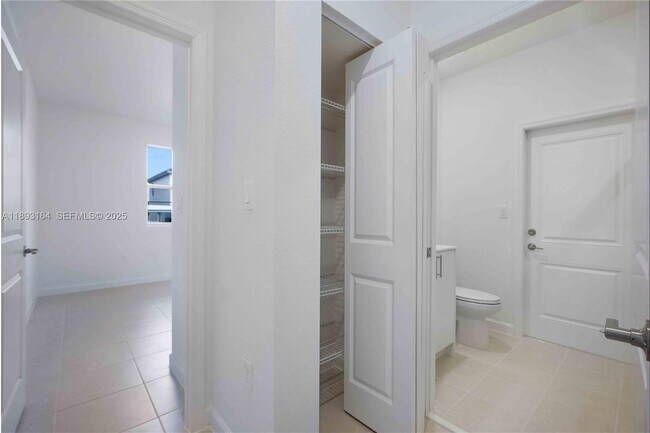 Building Photo - 16261 SW 148th Ave