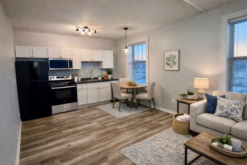 Building Photo - 105 3rd Ave