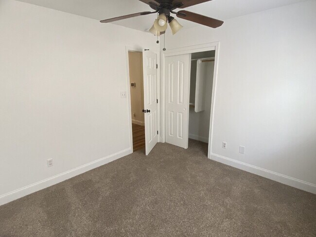 Building Photo - 4 Bed, 2 Bath beautiful home with pool
